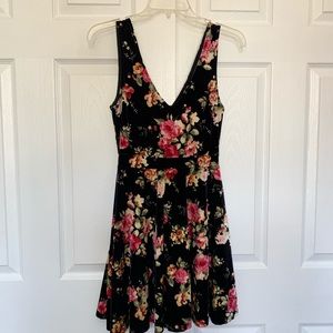 S Black Floral Velvet Dress